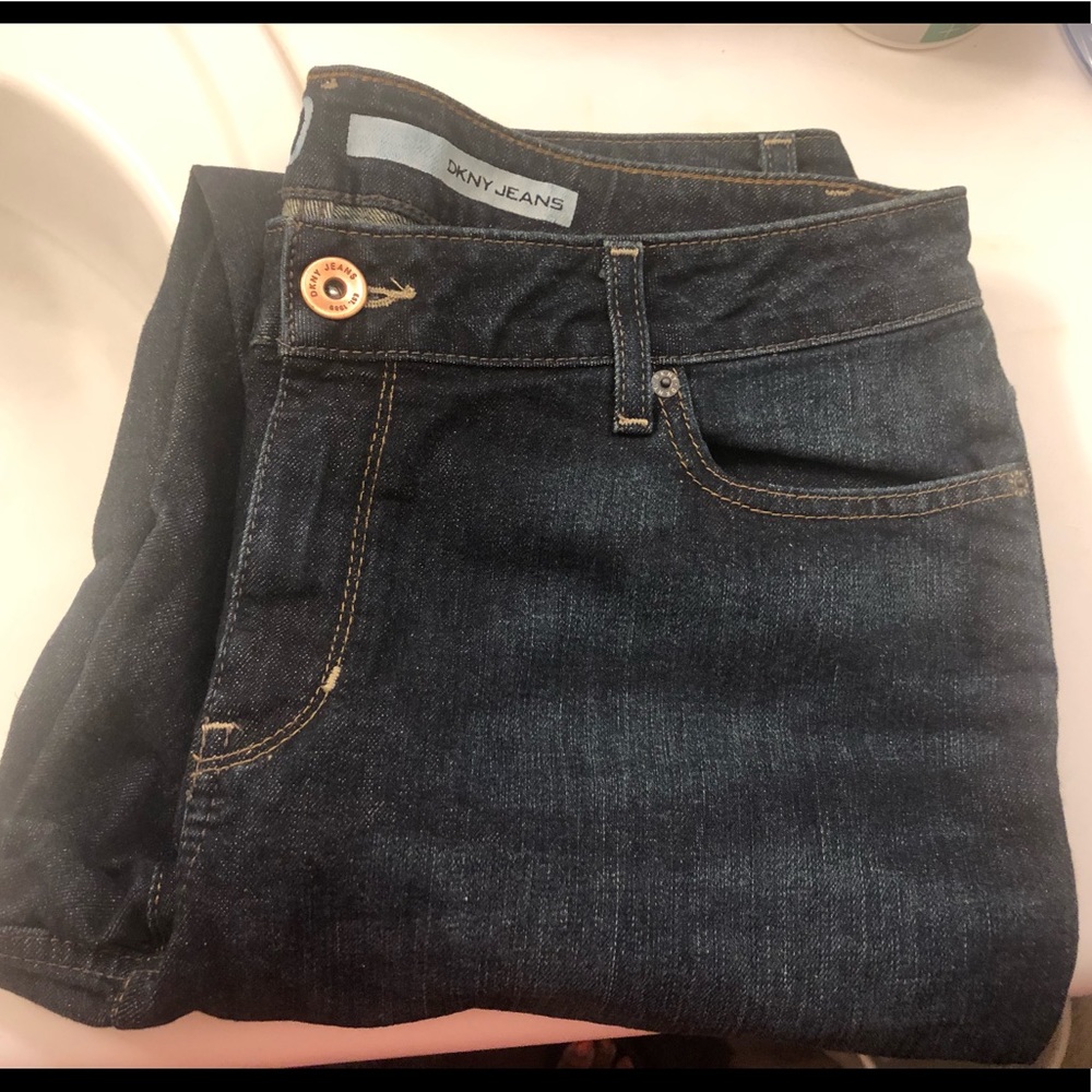 DKNY CROPPED JEANS!